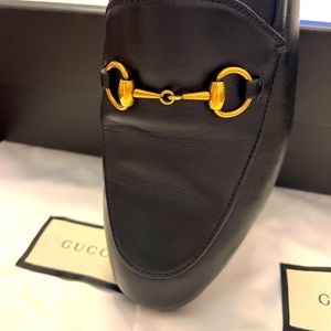 Gucci Loafers - Black leather with Horsebit detail